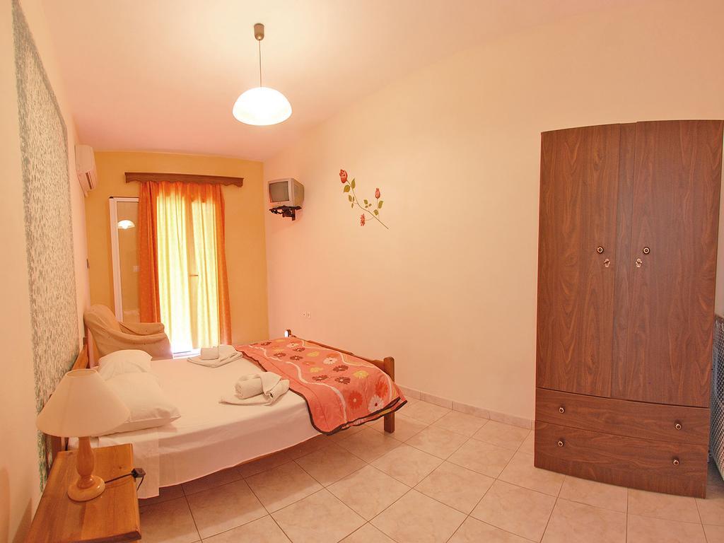 Emilia Apartments Trapezaki  Rum bild