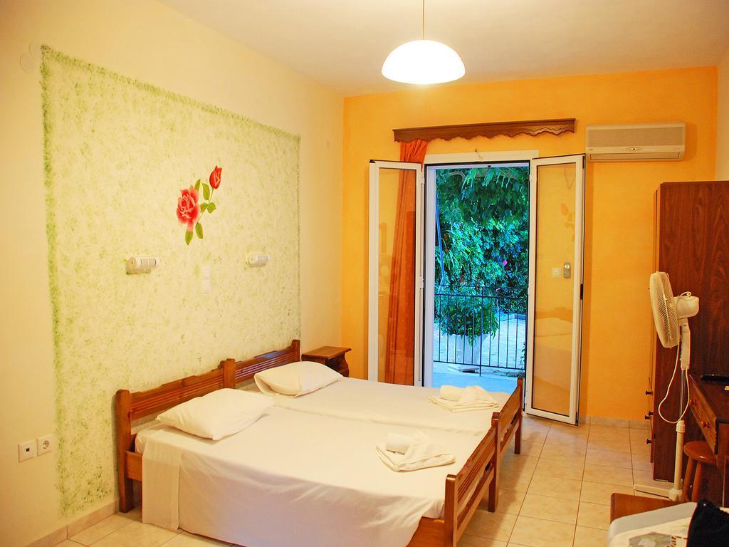 Emilia Apartments Trapezaki  Rum bild